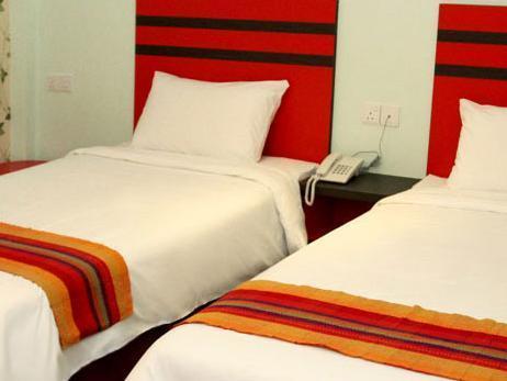Est Penang Hotel Bayan Lepas Kültér fotó